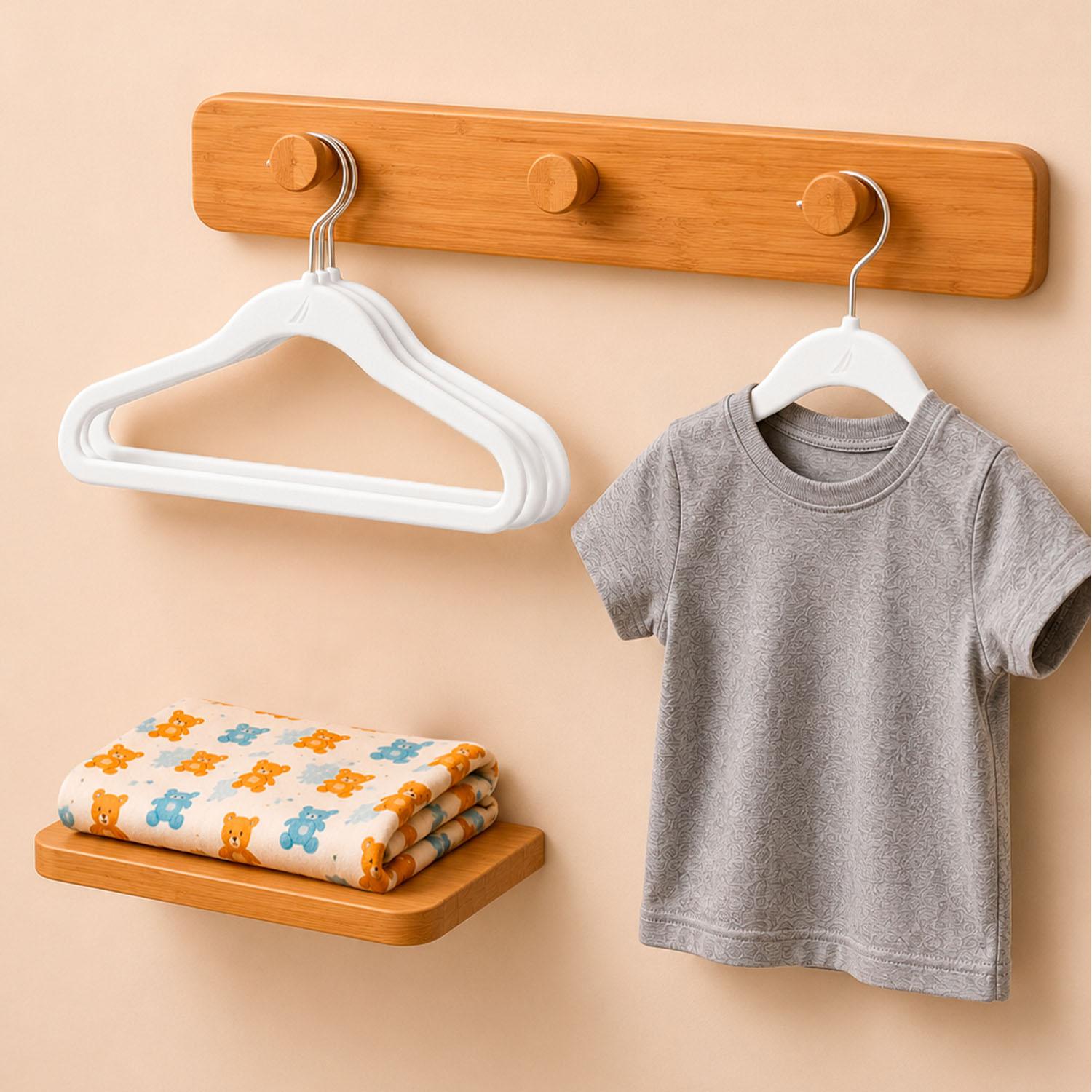 Set 10 Colgadores de ropa para bebé blanco